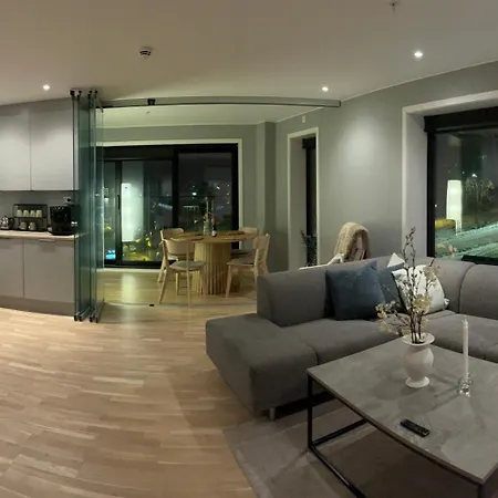 Center 7th Floor With Beautiful View 2 Bedroom Free Parking * Tromsø