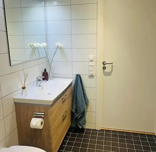 Center 7th Floor With Beautiful View 2 Bedroom Free Parking *