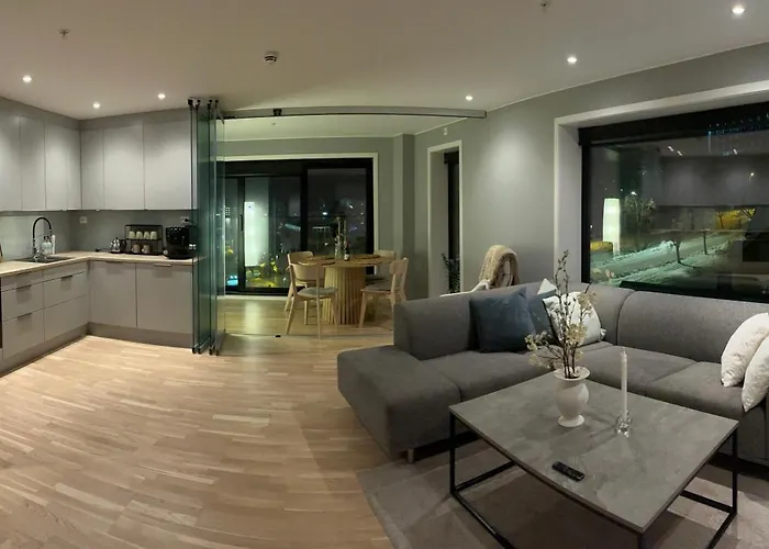Center 7th Floor With Beautiful View 2 Bedroom Free Parking * Τρόμσο