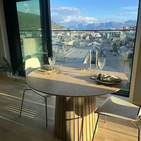 Center 7th Floor With Beautiful View *
