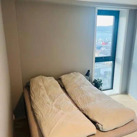 Leilighet Center 7th Floor With Beautiful View 2 Bedroom Free Parking