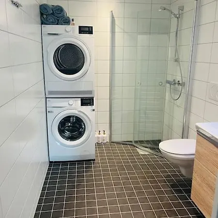 Leilighet Center 7th Floor With Beautiful View 2 Bedroom Free Parking *