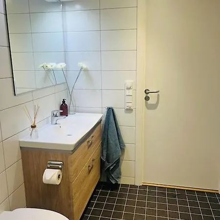 Center 7th Floor With Beautiful View 2 Bedroom Free Parking *